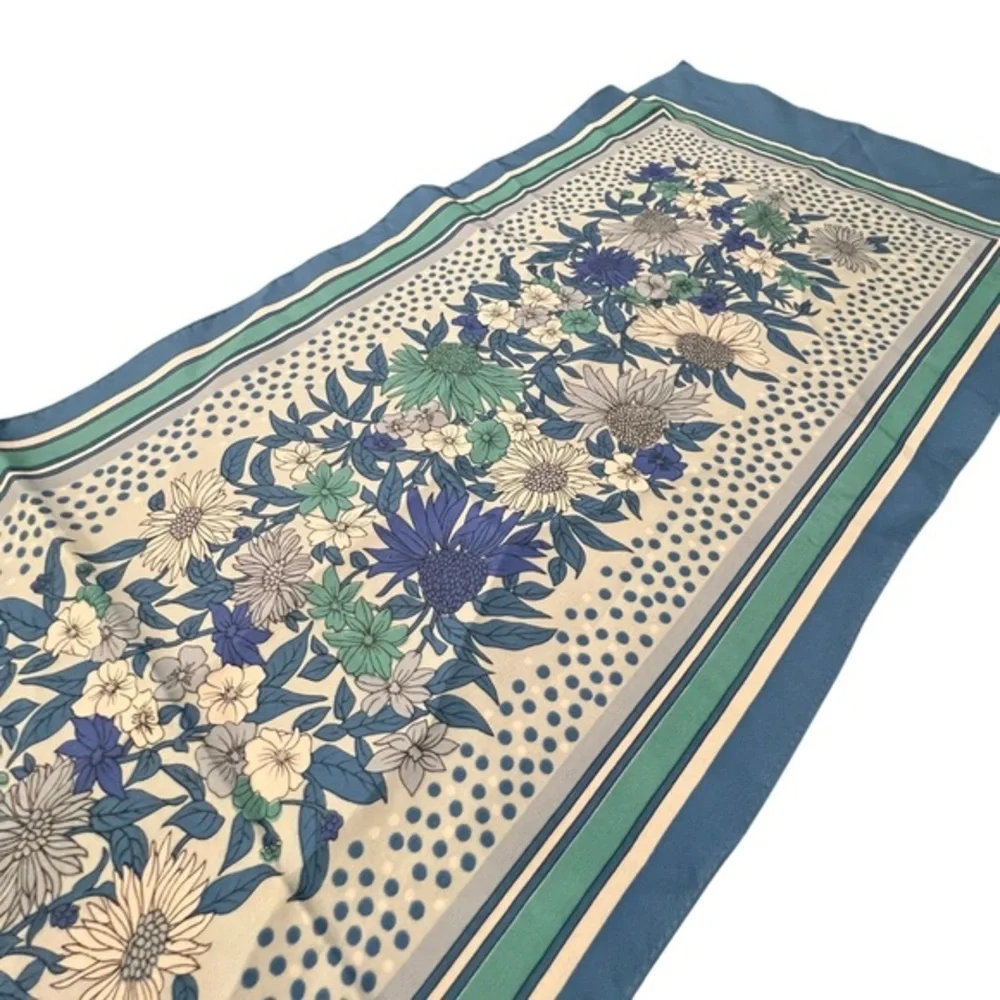 Vintage 80s Shawl Scarf Blue White Florals Cottagecore  41